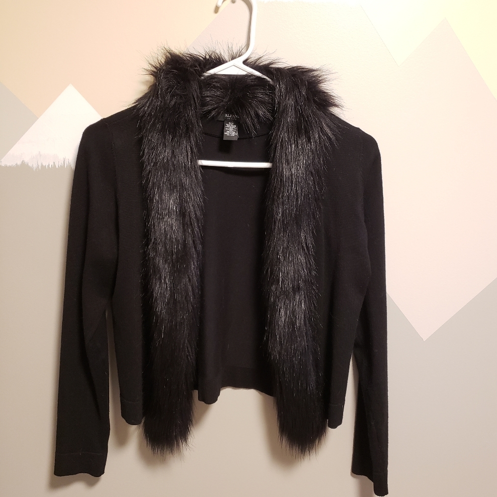 Black cardigan with faux fur trim petite small